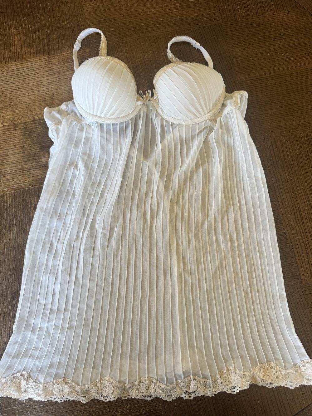 Inner Secrets Pleated Babydoll Women’s Size M Cream Color